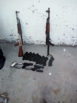 Capturan en Rosario a 4 personas con armas y drogas