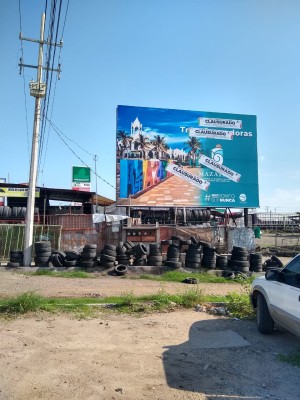 Clausura de espectaculares de Mazatlán en Culiacán no es por revanchismo político, descarta Gobierno de El Químico
