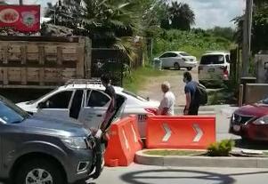 $!Se registran de nuevo bloqueos entre taxistas de Mazatlán