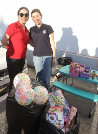 dportenis se sumó a la campaña Sé un Rey Mago de Noroeste y entregó bolsas llenas de juguetes.