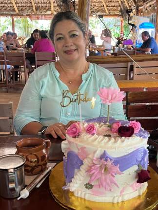Ana María Angulo celebró un año más de vida rodeada del cariño de familiares y amigos.