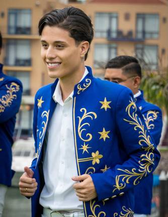 Carlos Puente, conocido como “El Caby”, fue presentado oficialmente como el nuevo vocalista de la Banda Estrellas de Sinaloa de Germán Lizárraga.