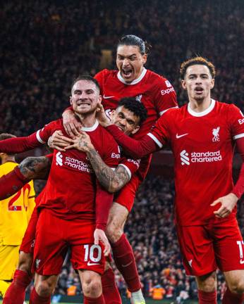 Liverpool se impone por 3-1.