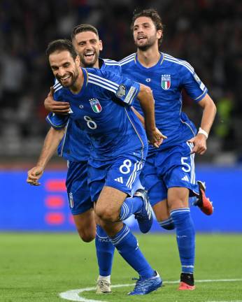 Italia golea a Malta.