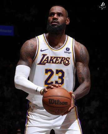LeBron James sigue batiendo récords.