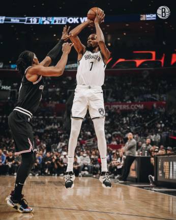 Brooklyn Nets vence a Los Ángeles Clippers con gran actuación de Kevin Durant