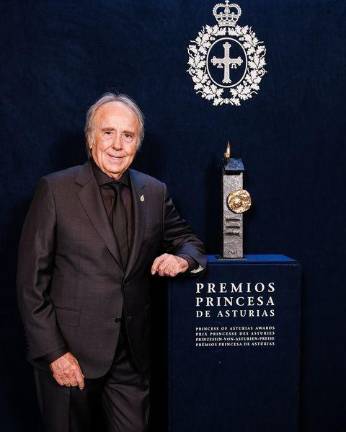Joan Manuel Serrat recibió el premio Princesa de Asturias de las Artes.