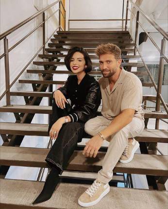 Ángela Aguilar y Pablo Alborán.