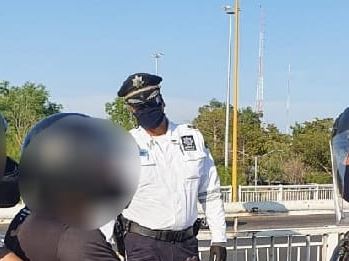 Joven es detenido por conducir una motocicleta presuntamente robada, en Culiacán