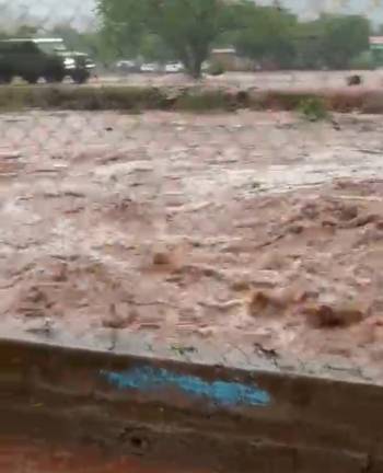 Por el momento las carreteras continúan abiertas, tome sus precauciones.