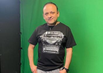 Lalo España critica a famosos que son candidatos en las elecciones