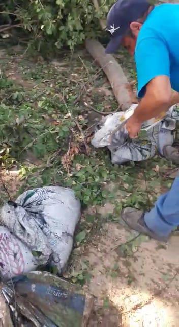 $!Sabotean con costales de tierra línea de drenaje en Guasave, acusa la Jumapag