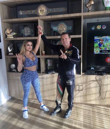 Julio César Chávez asesoró a Arigameplays.