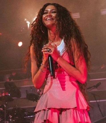 Zendaya canta por sorpresa en el Festival Coachella