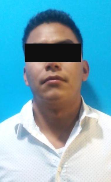 $!Arrestan en Mazatlán, en supuesto intento de extorsión, a ex alto mando de Conapesca