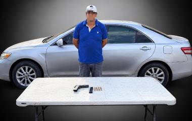 La Policía Estatal Preventiva detuvo a un hombre armado en el sector El Barrio y aseguró un auto.