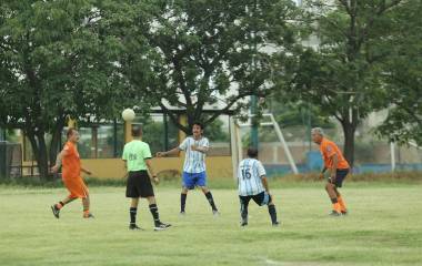 Los campos del Club Deportivo Muralla albergaron los emocionantes encuentros de la Liga de Futbol Veternos Platino.