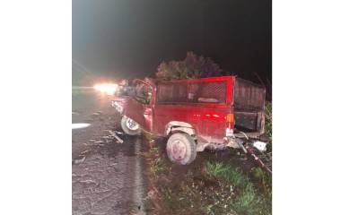 El accidente se registró en el tramo que comprende las comunidad de Chilillos y el puente sobre la pista de cobro, a la altura del rancho conocido como Los Alacranes.