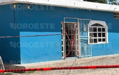 Autoridades resguardaron el inmueble en donde ocurrió el ataque armado en la sindicatura de Villa Unión.