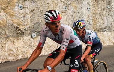 Isaac del Toro eleva al ciclismo mexicano a la élite mundial con un histórico tercer lugar.