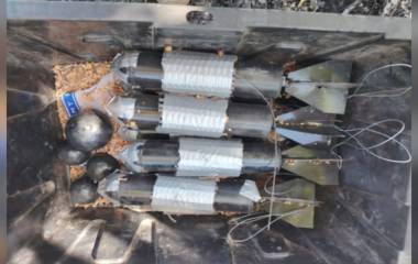 Ejército asegura 12 explosivos artesanales hallados en caja abandonada en Tepuche, Culiacán