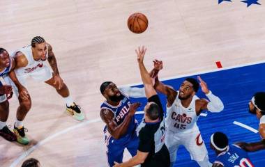 Se da el debut local de LeBron James.