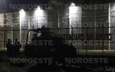 La SSPE informó que fueron aseguradas armas, una granada antidisturbios, droga y celulares durante revisión en Aguaruto.