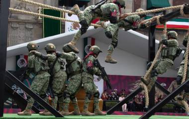 Habilidades de los soldados mostradas durante el desfile conmemorativo de la Independencia de México.