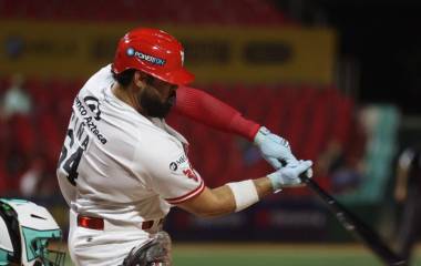 Orlando Piña regresa a Venados de Mazatlán tras 11 años vía préstamo con Algodoneros.