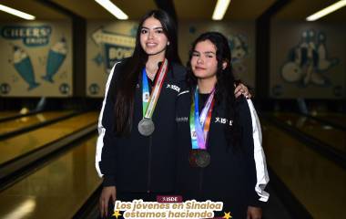 Renata Valdivia y Emma González ganan plata en parejas.
