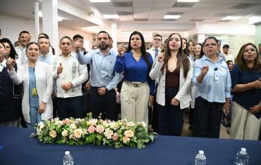 Refrenda la UAS su compromiso humanista con la sociedad al brindar, a través del CIDOCS, atención oftalmológica gratuita y lentes para lectura a personas con debilidad visual