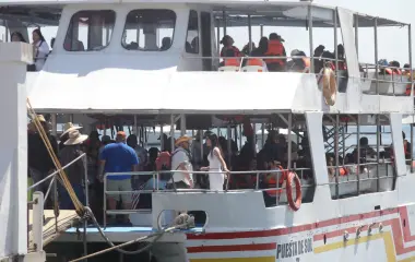 Los paseos en catamaranes registraron llenos en los distintos horarios.
