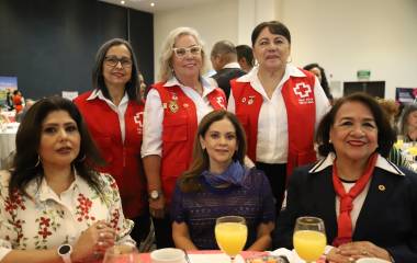 Elizabeth Sánchez, Wendy Hardouin, Dora Alicia Sánchez, Geraldi Gutiérrez, Fernanda Rivera de Bloch y Laura Delia Hernández.