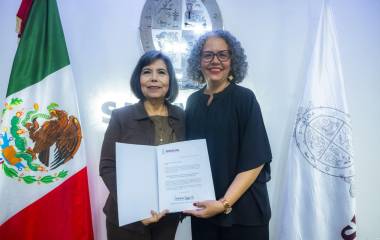 Catalina Esparza Navarrete rindió protesta como presidenta honorífica del Patronato del DIF Sinaloa ante la Gobernadora Graciela Domínguez.