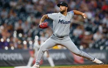 Jonathan Bermúdez, en su paso por los Marlins, lanzará para Venados de Mazatlán.