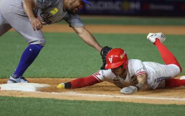 Venados viene de atrás y le saca el triunfo a Charros.