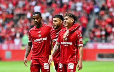 El sinaloense Jesús Angulo (der.) anota el segundo gol del Toluca.