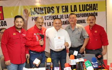 Ivanjov Valenzuela Pérez fue presentado este viernes como nuevo integrante del Partido del Trabajo en Sinaloa.