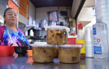 La capirotada regresa con la Cuaresma en negocio tradicional.