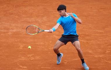 Carlos Alcaraz dominó en par de sets al argentino Sebastián Báez.