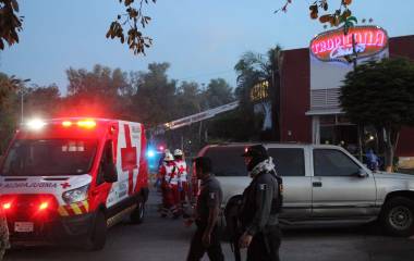 Una mujer murió en un hospital tras el incendio en un casino del sector Tres Ríos, en Culiacán.