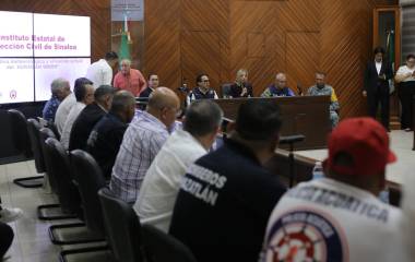 El Consejo Municipal de Protección Civil de Mazatlán coordinó acciones preventivas ante la evolución del huracán Simón.
