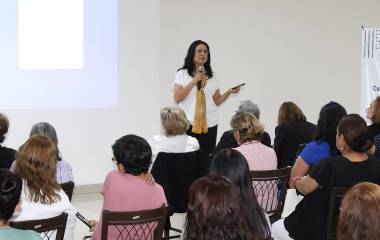 Guillermina García, directora editorial de Grupo Noroeste, impartió la conferencia “Aprender para enseñar” durante el seminario de motivación de ANSPAC Mazatlán.