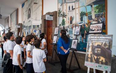 Los estudiantes recibieron explicaciones sobre los elementos históricos y culturales presentes en el inmueble, sede del Ayuntamiento de Culiacán.