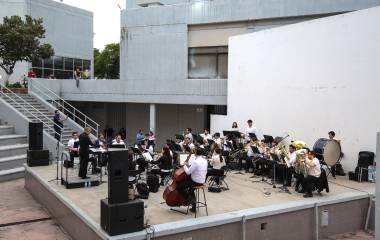 El concierto abrió con la Obertura de Rienzi, de Richard Wagner.