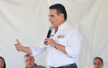 La Interpol activó una ficha roja para localizar al ex Gobernador de Michoacán Silvano Aureoles Conejo.