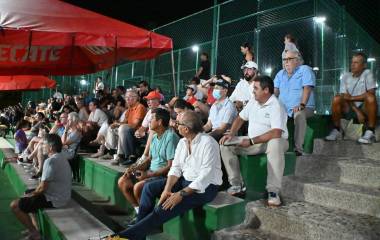 La afición mazatleca responde con entusiasmo en las tribunas del Torneo Internacional de Tenis M15.