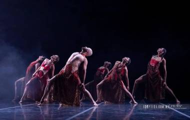 El coreógrafo sinaloense Johnny Millán alcanzó la final del Premio Nacional de Danza Guillermo Arriaga, con su obra “Vertical”.