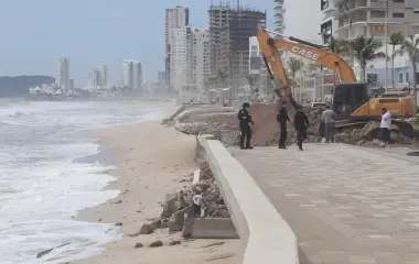 Autoridades esperan evaluar los daños en un tramo del malecón para definir la inversión que se va a requerir.