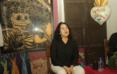 Ernestina Yépiz durante la presentación de su libro “Entonces la noche”.